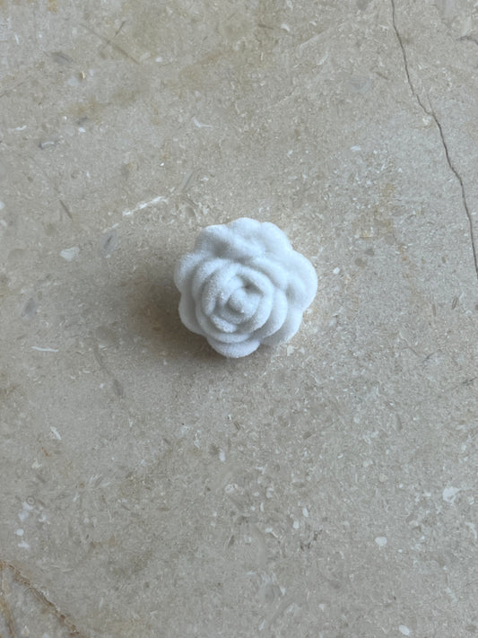 Winter rose button white