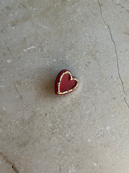 Red heart button