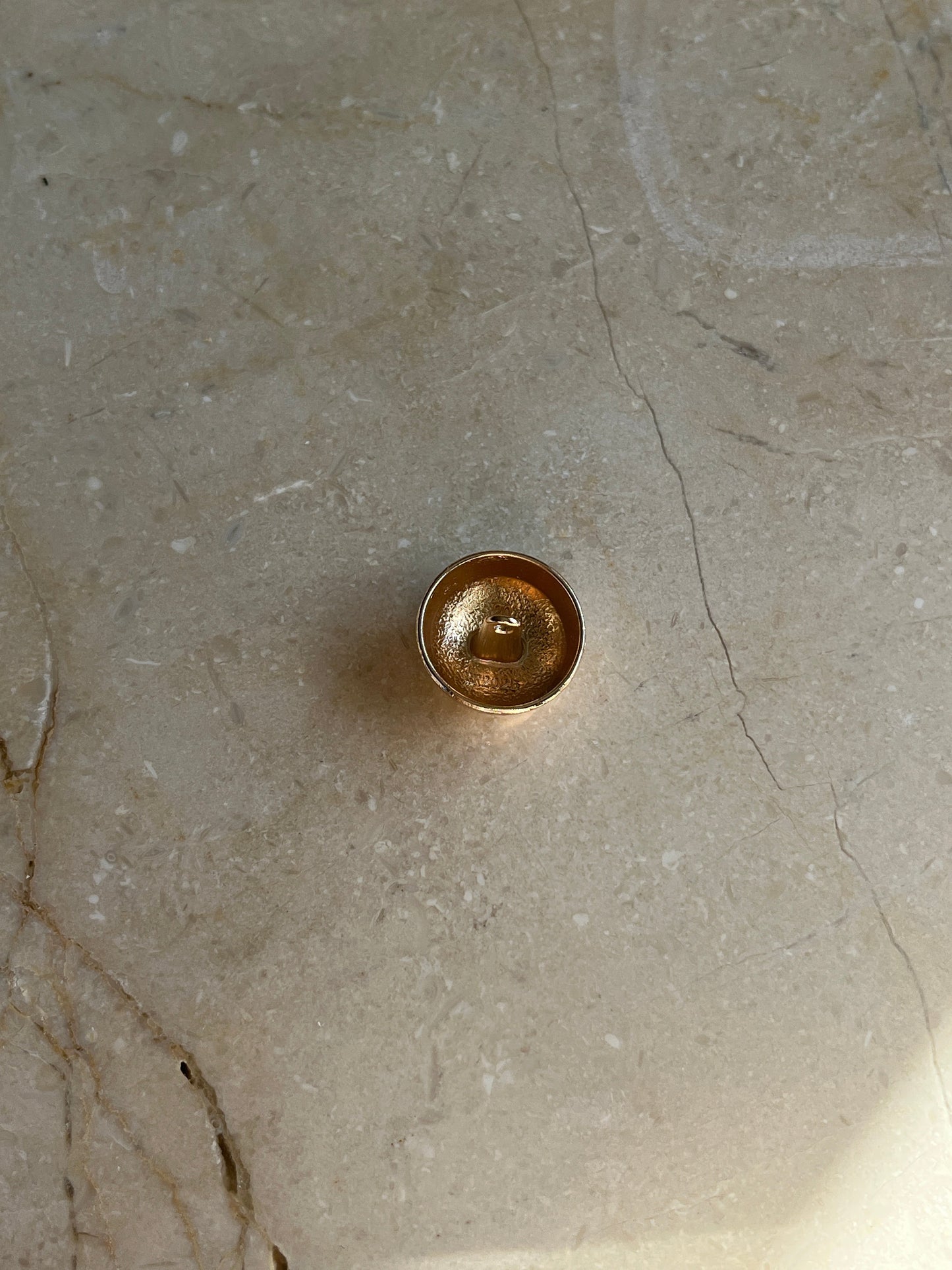 Turid button gold