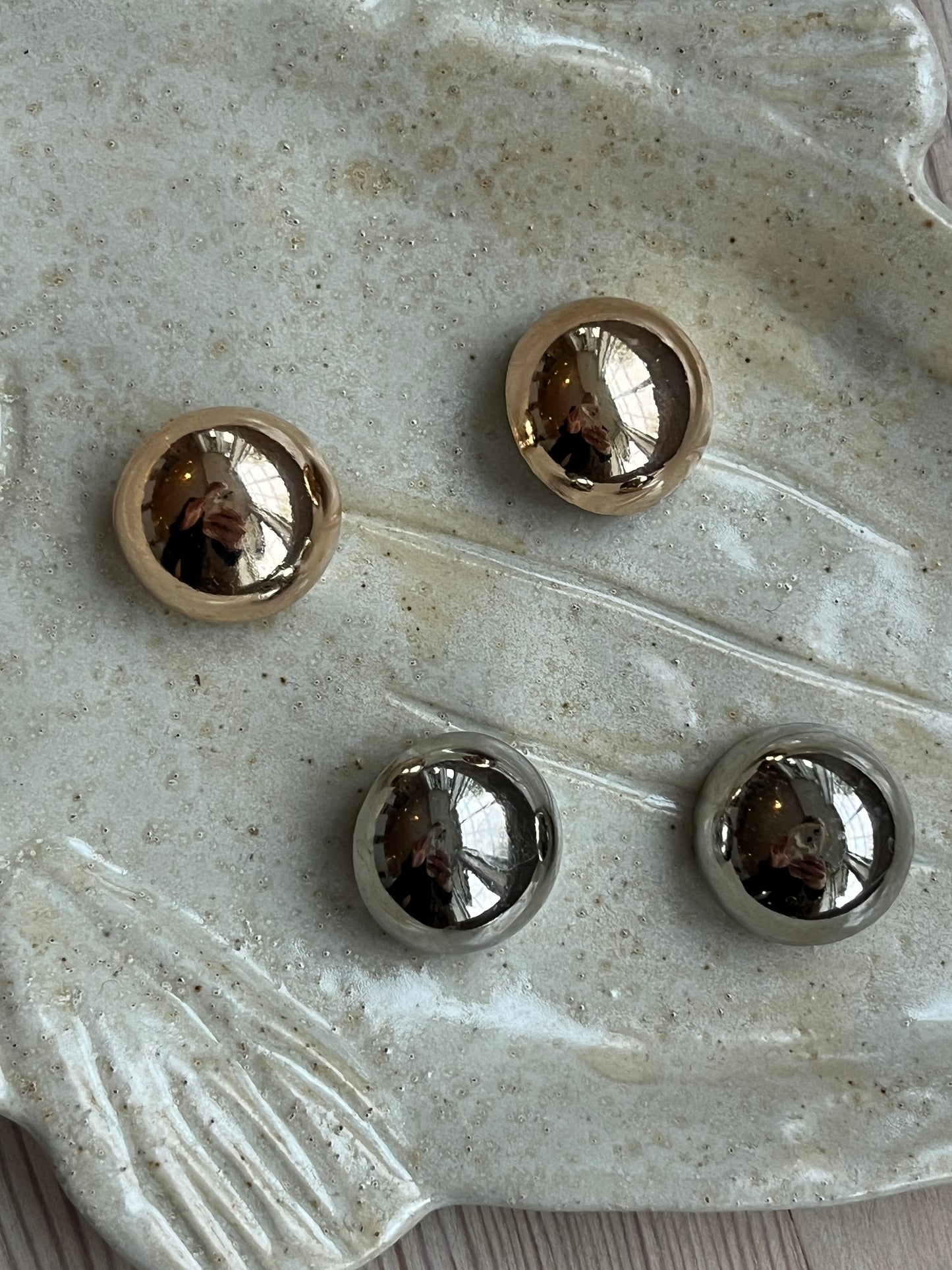 Turid button gold