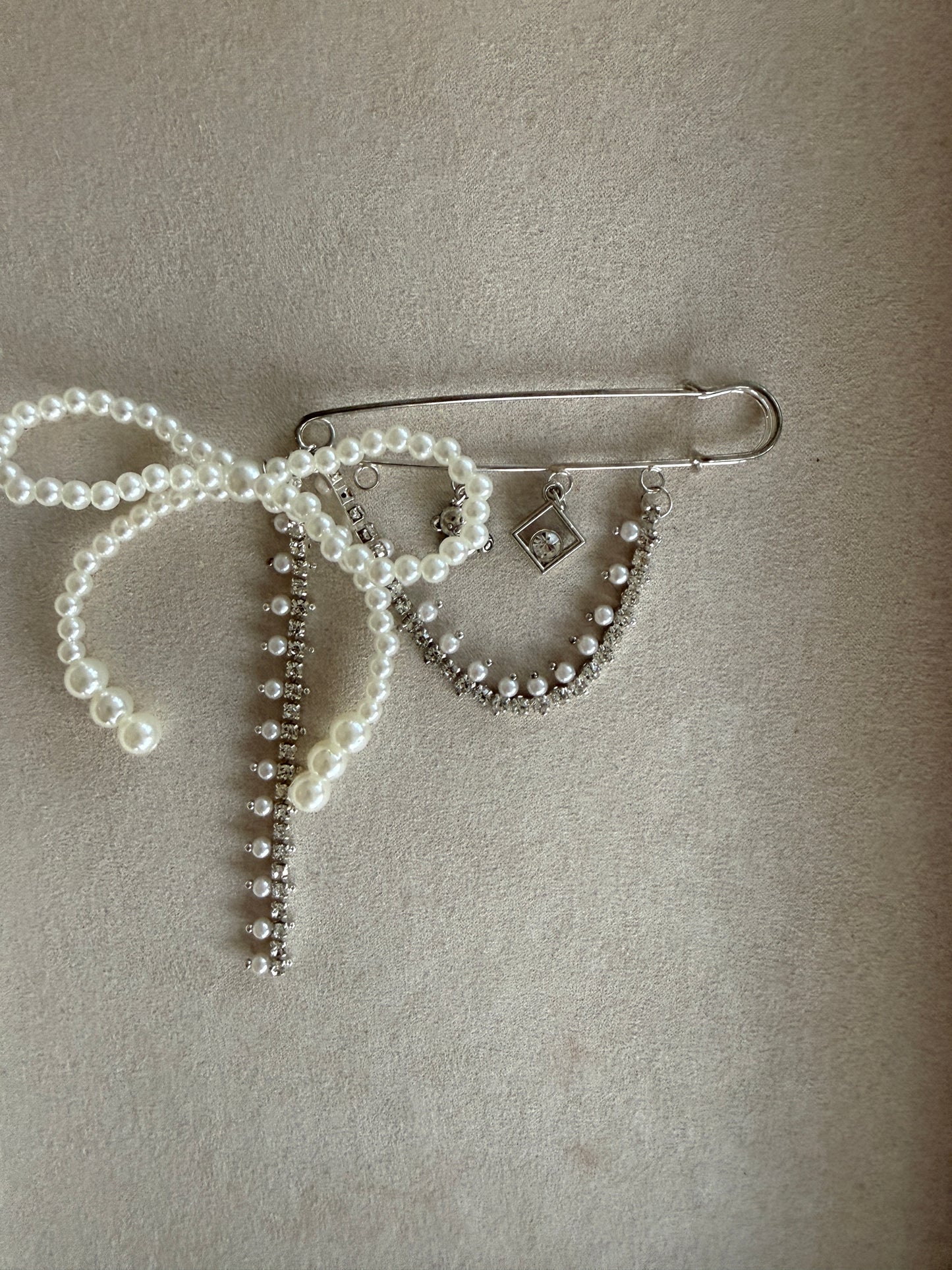 Vintage Charms Brooch silver large