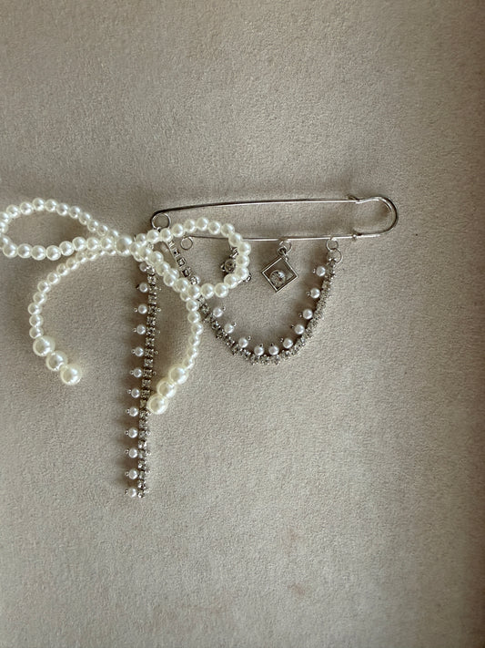 Vintage Charms Brooch silver large