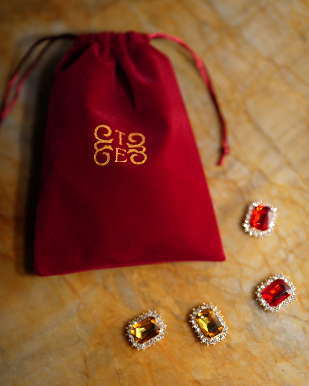 Touch of EEVA gift bag i rød fløyel